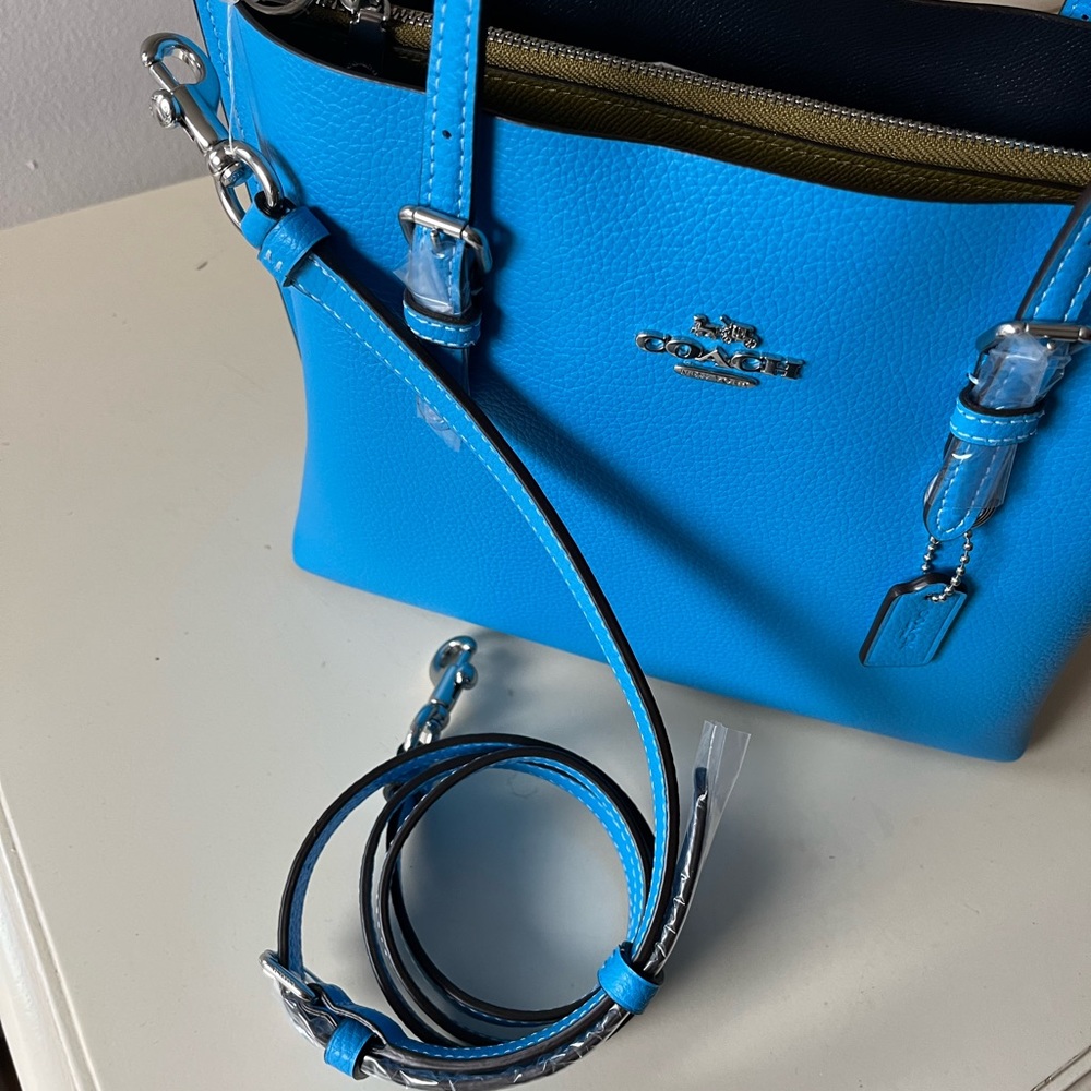 COACH Handbag NEW, never been used - Picture 2 of 3